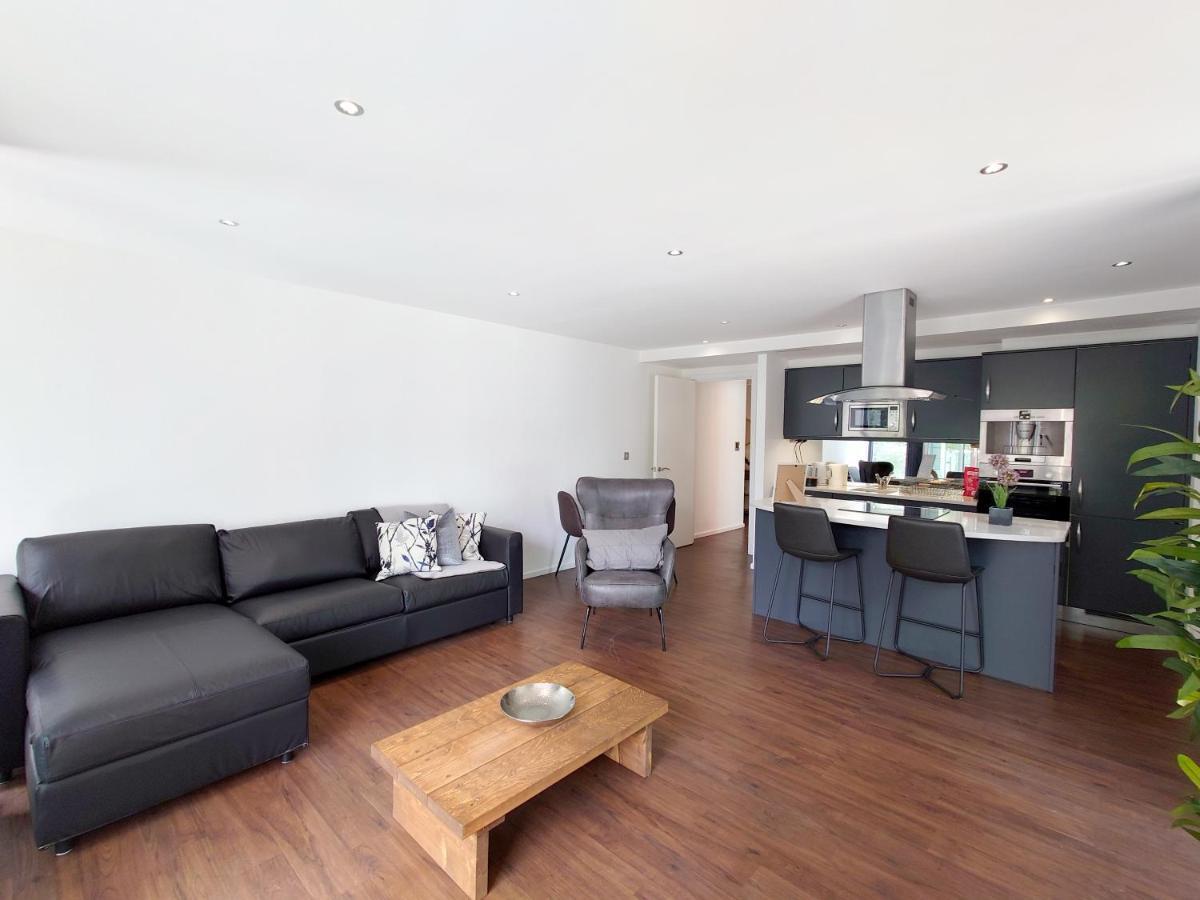Fully Serviced Two Bed Apartment By Excel & O2 ลอนดอน ภายนอก รูปภาพ