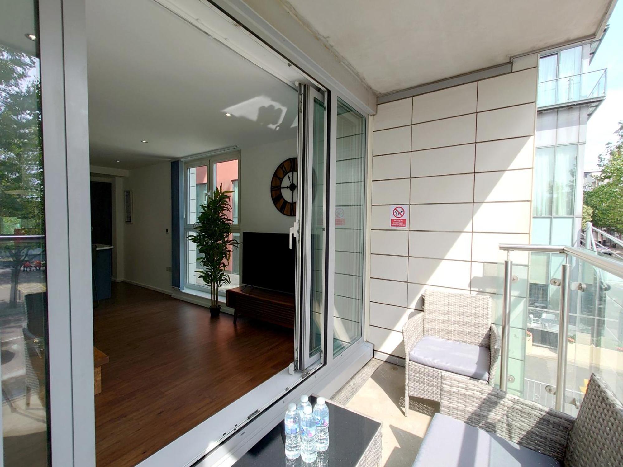 Fully Serviced Two Bed Apartment By Excel & O2 ลอนดอน ภายนอก รูปภาพ